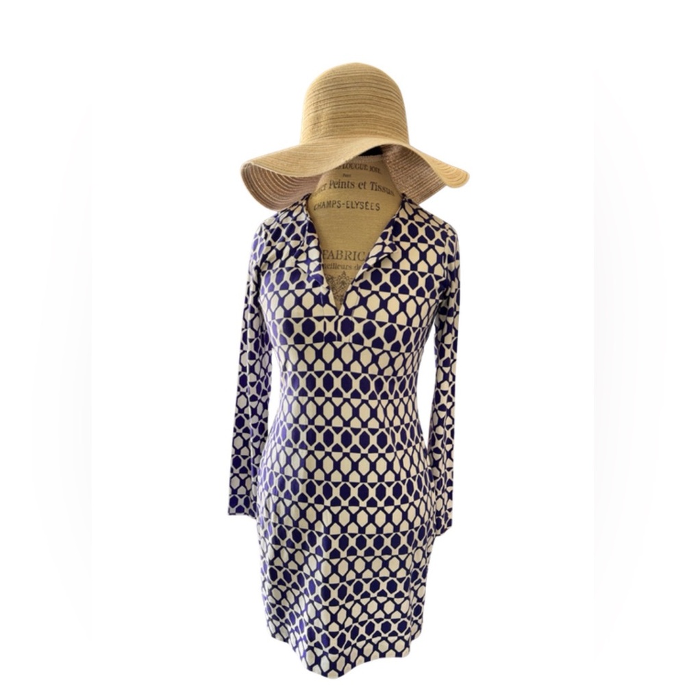 Diane Von Furstenberg Blue and Cream Patterned Dress | Size 6